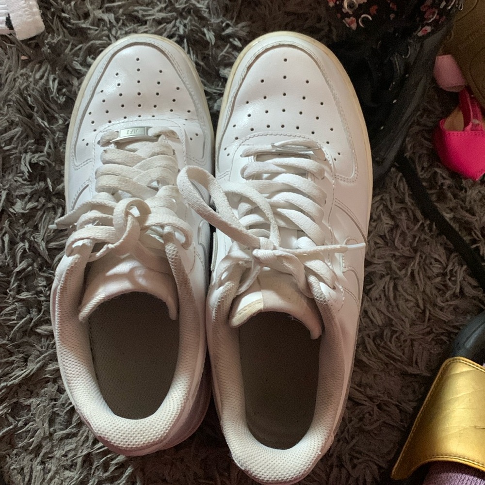 Men’s and Nikes